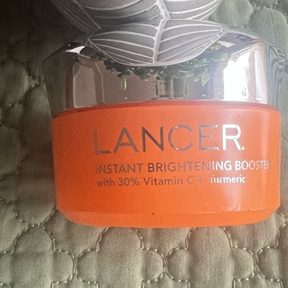 Lancer Instant Brightening Booster
New, never used. - Picture 2 of 4